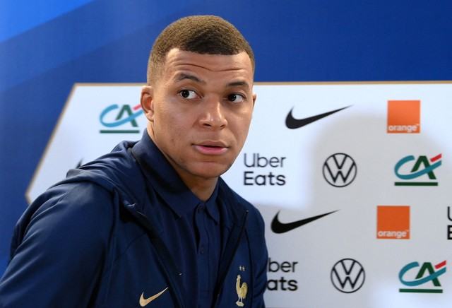 Cương quyết ở lại, Mbappe đẩy PSG vào thế khó xử