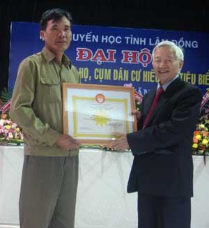 Cựu chiến binh nghèo nuôi 4 con học ĐH