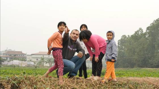 Cựu Đại sứ Pháp vì quá yêu nên làm phim về Hà Nội