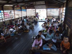 Cứu lấy tiếng Việt cho người Việt ở nước ngoài