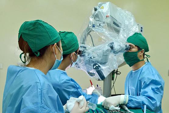 Cứu sống bệnh nhân u não nguy hiểm