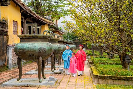 Những bản đúc nổi trên Cửu đỉnh – Hoàng cung Huế thành di sản tư liệu thế giới