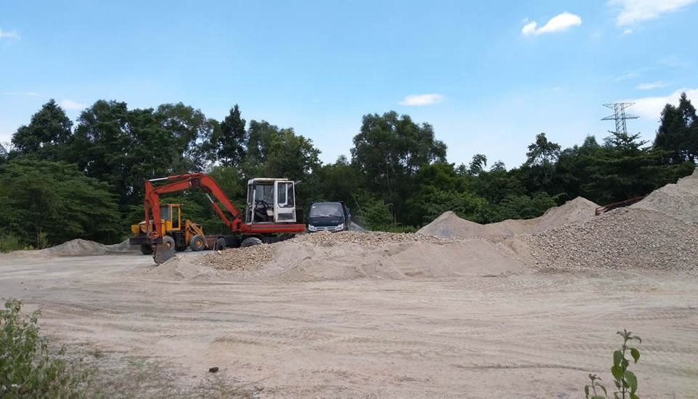 Phát hiện nhiều bến bãi tập kết cát trái phép