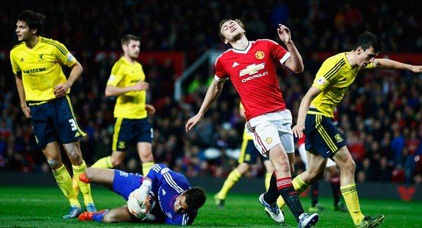 Đá bế tắc, M.U gục ngã trên chấm 11m