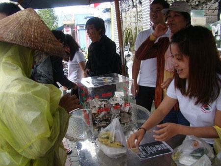 Đà Nẵng: Cơm giá rẻ cho người lao động