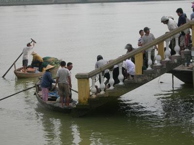 Đà Nẵng: Hai thanh niên chết đuối gần cầu sông Hàn