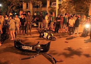 Đà Nẵng: Nữ tài xế lái ôtô bỏ chạy sau tai nạn ở chân cầu Rồng