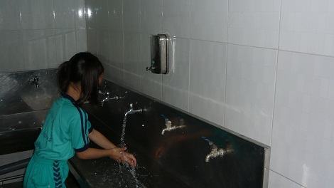 Đa số nhà vệ sinh trường học không đạt chuẩn