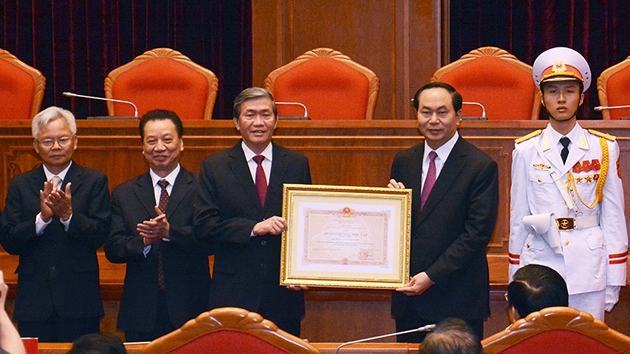 Hội đồng Lý luận TW: Đón nhận Huân chương Độc lập hạng nhất