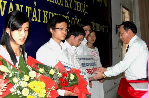 Đại học GTVT: gần 40% SV tốt nghiệp loại khá giỏi