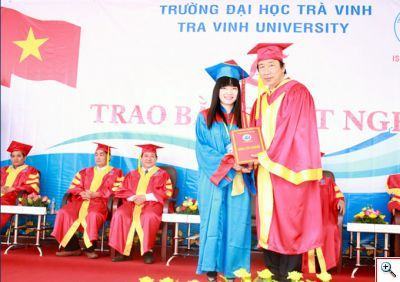 Đại học Trà Vinh trao bằng tốt nghiệp cho 998 tân cử nhân, tân kỹ sư đợt I năm 2015