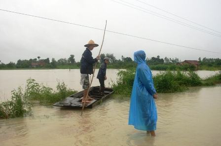 Đắk Lắk: 3 người bị lũ cuốn trôi