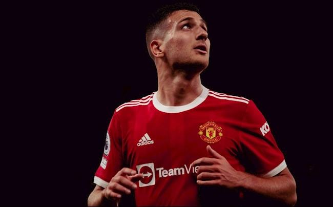 Dalot tiết lộ lý do không rời MU dù bị HLV Solskjaer đày ải