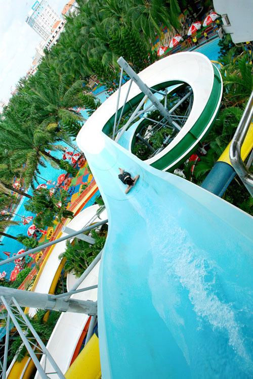 Vui hè tại Đầm Sen Water Park