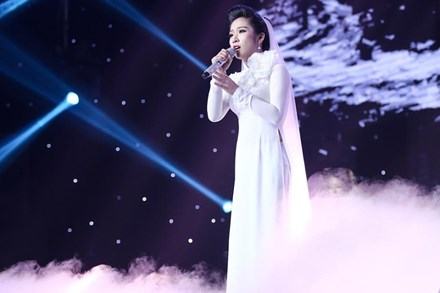 Đàm Vĩnh Hưng ‘nằm dài’ khi Ngọc Sơn ‘quẩy’ tưng bừng ảnh 3