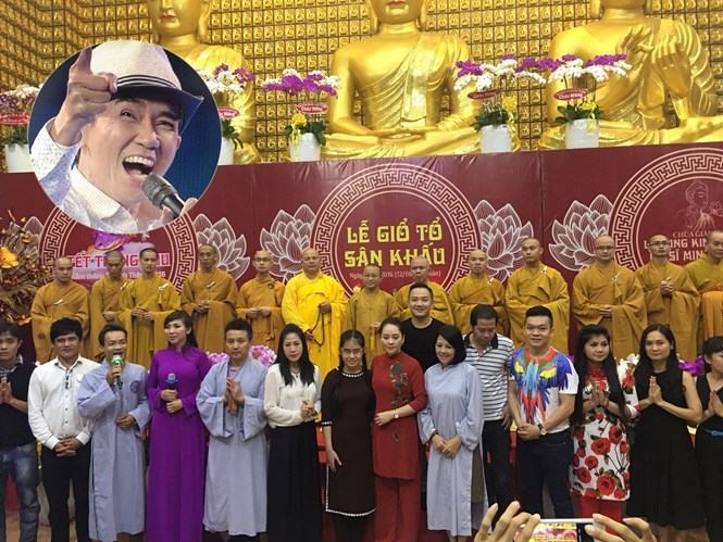 Đông đảo nghệ sĩ tham gia lễ cầu an cho Minh Thuận tại chùa Giác Ngộ (TP.HCM) tối 12.9