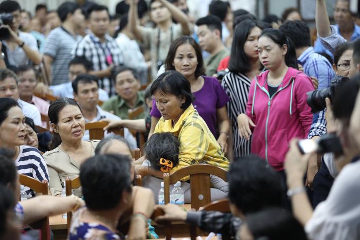 Dân Thủ Thiêm rơi nước mắt kiến nghị với đại biểu quốc hội - Ảnh 11.