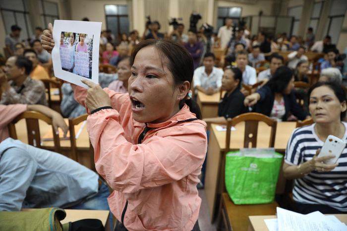 Dân Thủ Thiêm rơi nước mắt kiến nghị với đại biểu quốc hội - Ảnh 14.