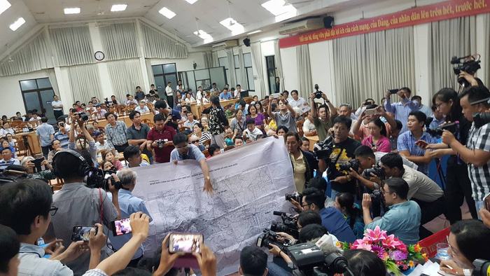 Dân Thủ Thiêm rơi nước mắt kiến nghị với đại biểu quốc hội - Ảnh 16.