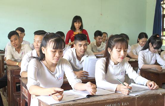 Tăng cường giáo viên cho vùng khó khăn