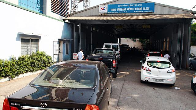 Đăng kiểm khóc vì phải ra Hà Nội kiểm định