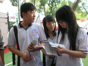 Đăng ký dự thi ĐH, CĐ 2010: Lưỡng lự, chưa dám quyết…