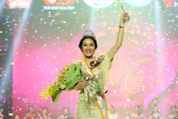 Đặng Mỹ Huyền đăng quang Nữ sinh viên Việt Nam duyên dáng