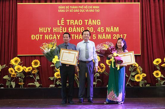 Đảng bộ Sở GD-ĐT TP.HCM: Mỗi tháng kết nạp gần 5 đảng viên mới