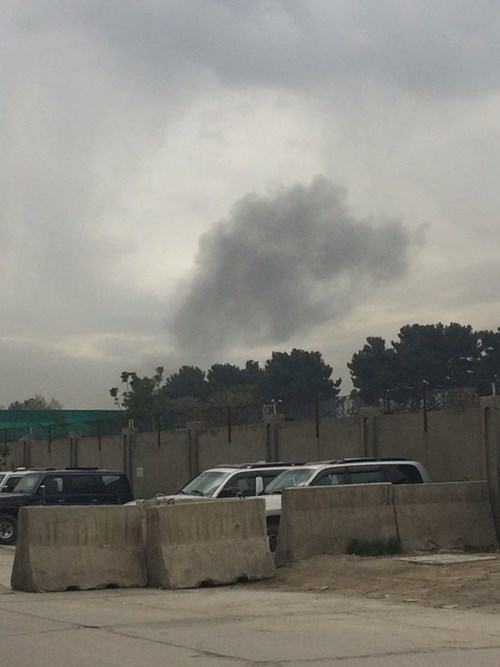 Đánh bom tự sát gần đại sứ quán Mỹ, hơn 200 người thương vong - ảnh 2