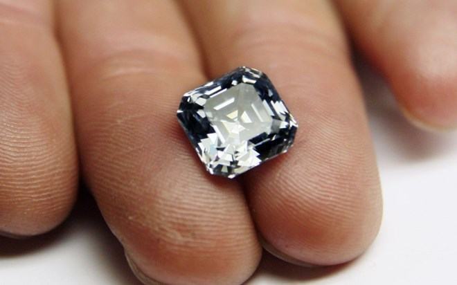 Đánh tráo kim cương 5 triệu euro rúng động nước Pháp