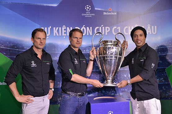 “Hành trình cuồng nhiệt đón cúp UEFA Champions League”