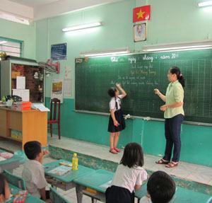 Đào tạo giáo viên Tiểu học hệ không chính quy: Cần đổi mới chương trình phù hợp với thực tiễn