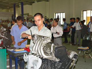 Đầu tư chiều sâu vào dạy nghề