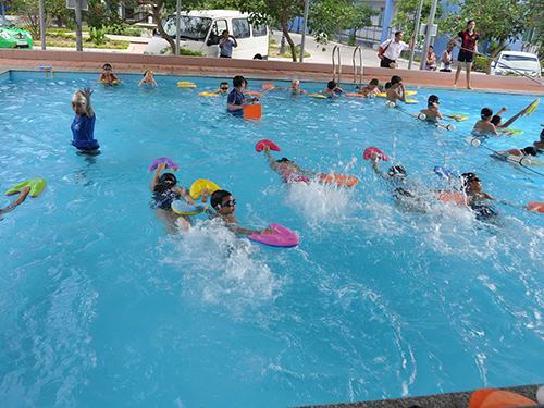 Dạy bơi… trên giấy