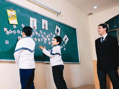 Dạy học phổ thông bằng tiếng Anh: Lợi bất cập hại