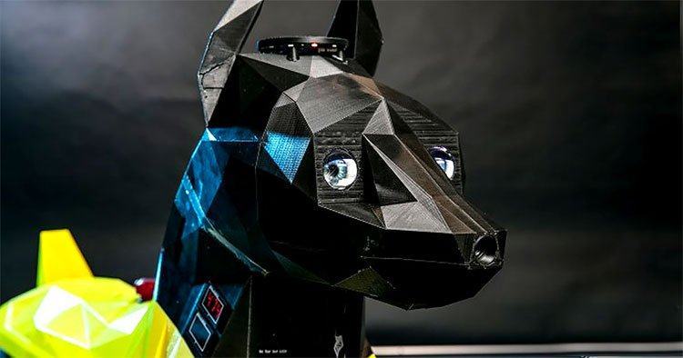 Chiếc đầu của Astro được in 3D mô phỏng theo loài Dobermann.