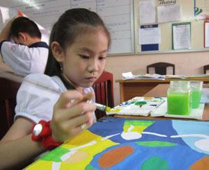 Dạy trẻ biết quan tâm, chia sẻ