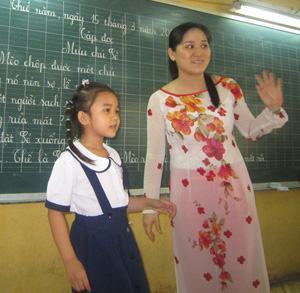 Dạy trẻ làm… giáo viên