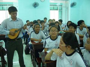 Dạy vật lý qua tiếng đàn