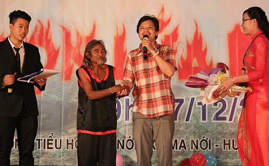 Từ bục giảng đến phim trường