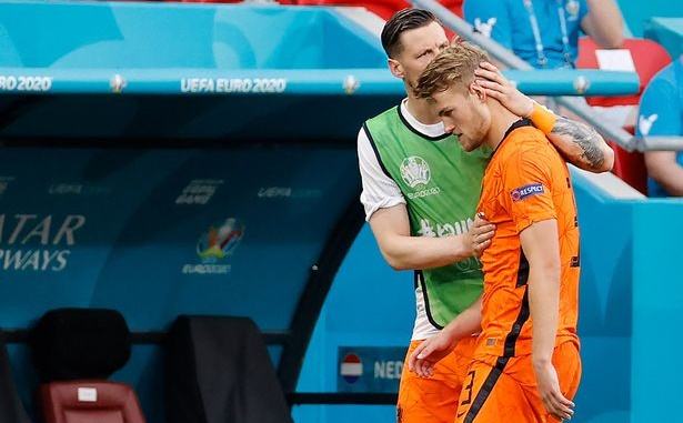 De Ligt: “Hà Lan thua chỉ vì tấm thẻ đỏ của tôi”