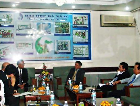 Đề nghị Nhật hỗ trợ xây dựng trung tâm đào tạo tiến sĩ công nghệ cao