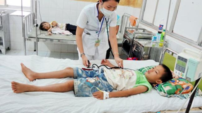 Bệnh sốt xuất huyết và tay chân miệng tăng