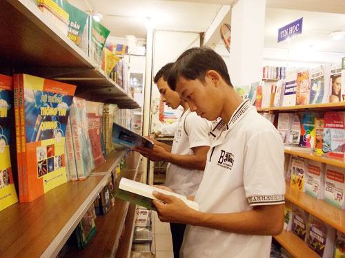 Để tiết kiệm chi phí giáo trình