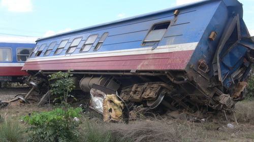 Đến 23g, đường sắt Bắc – Nam đã tạm thông xe