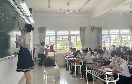 Hôm nay, UBND TP.HCM sẽ có quyết định mở rộng thêm các khối lớp khác đi học trực tiếp