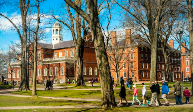 ĐH Harvard và MIT kiện sắc lệnh cấm sinh viên nước ngoài của chính quyền Trump