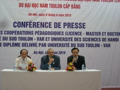 ĐHQG Hà Nội liên kết với Pháp đào tạo thạc sĩ về nano