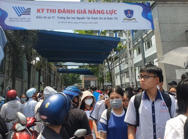 ĐHQG TPHCM: Hơn 40.000 thí sinh đăng ký thi đánh giá năng lực đợt 2 ảnh 1