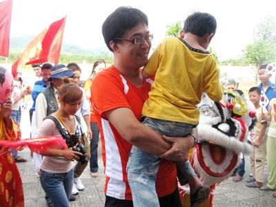 Đi xe đạp xuyên Việt vì nạn nhân chất độc da cam